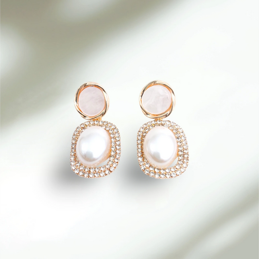 Curve Pearl Earrings