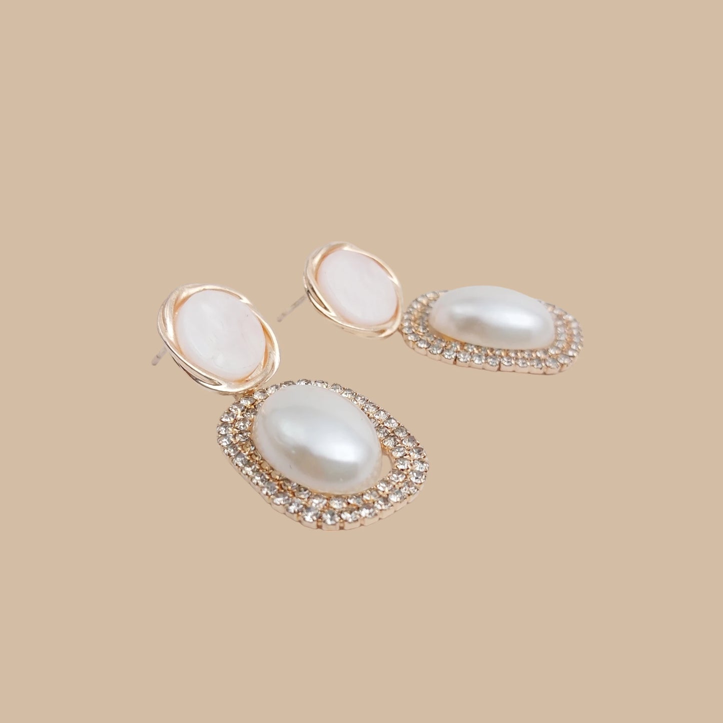 Curve Pearl Earrings