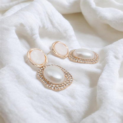 Curve Pearl Earrings