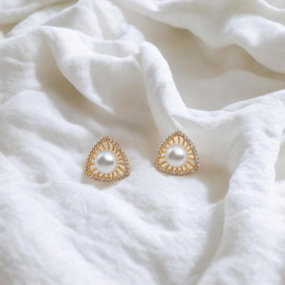 Curve Triangle with Pearl Earrings