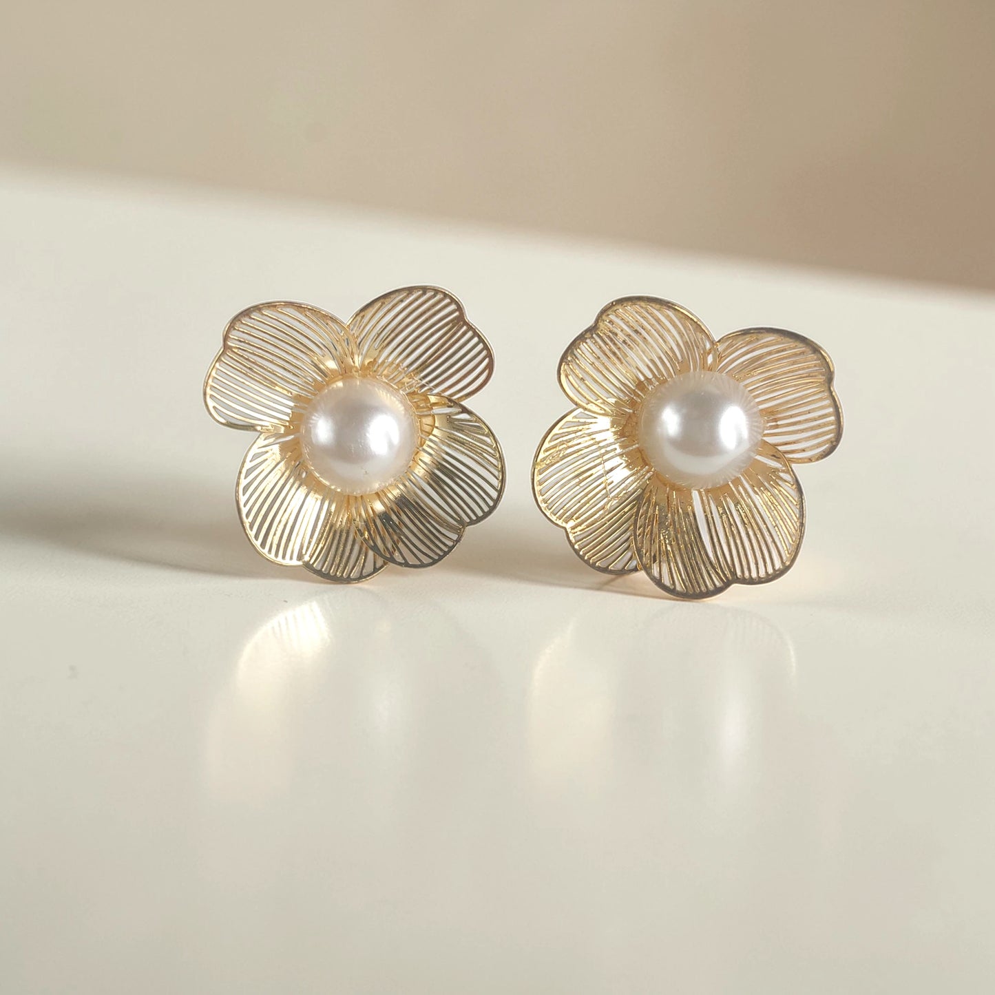 Pearl Flower Earrrings